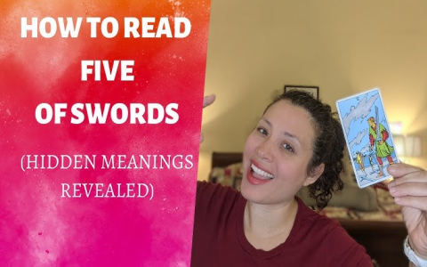 How to read 7 of swords reversed? 3 key messages this card reveals.